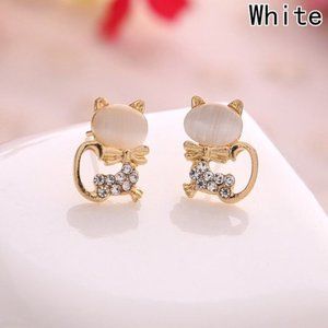 Sweet Kitten Moonstone Earrings - White